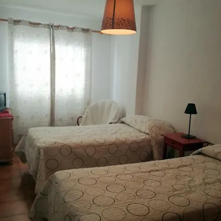 - Cerca De La Playa 厄尔梅达诺